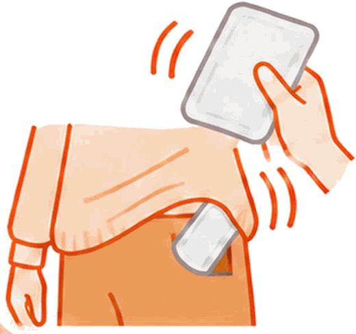 Đặt miếng giữ nhiệt vào túi quần, bên ngoài lớp quần áo